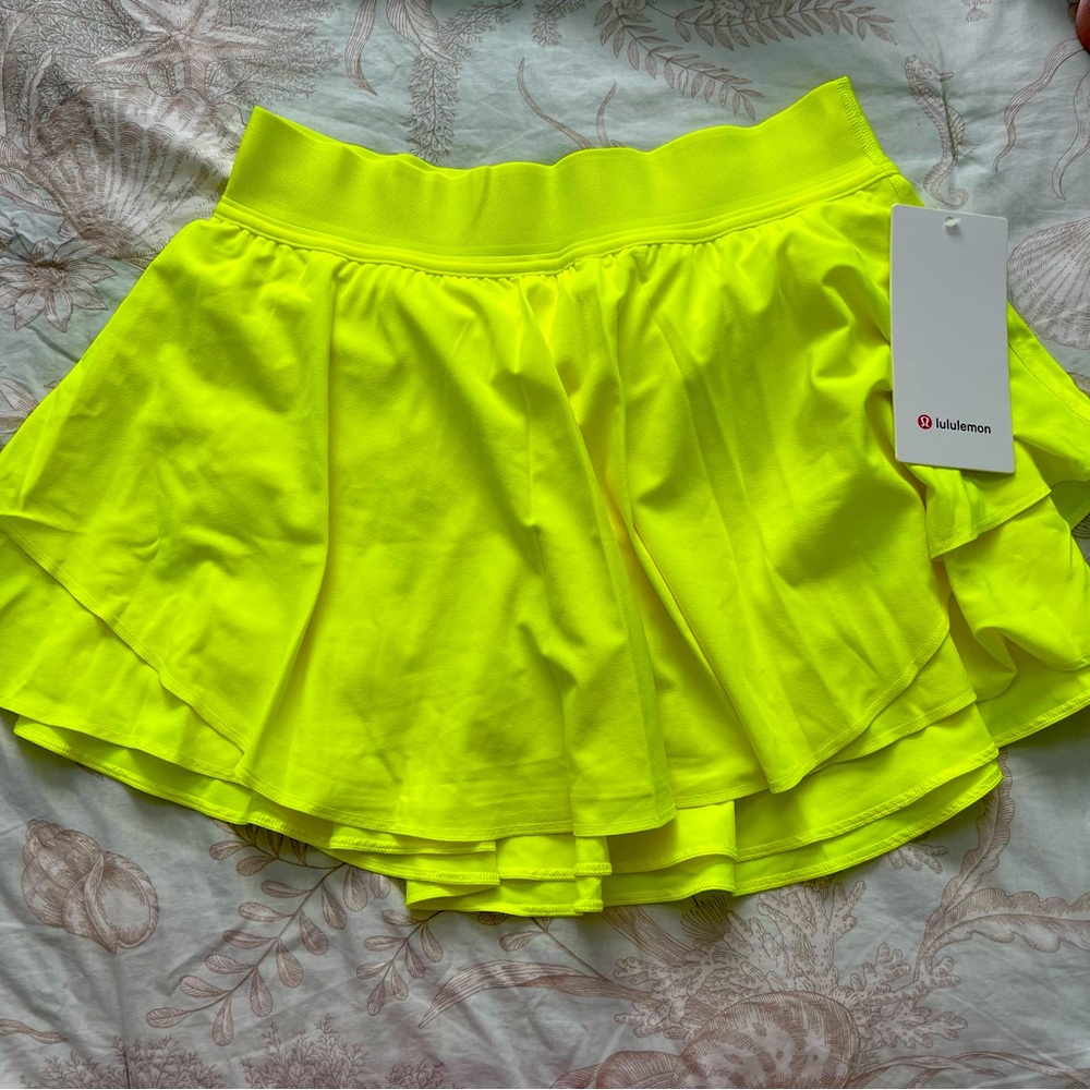 Lululemon court rival skirt NWT
